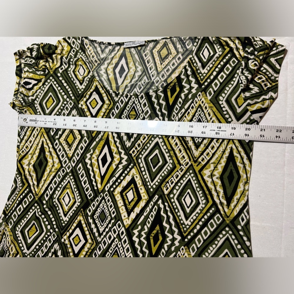 Bleeker and McDougal short sleeve top, L - Picture 6 of 8